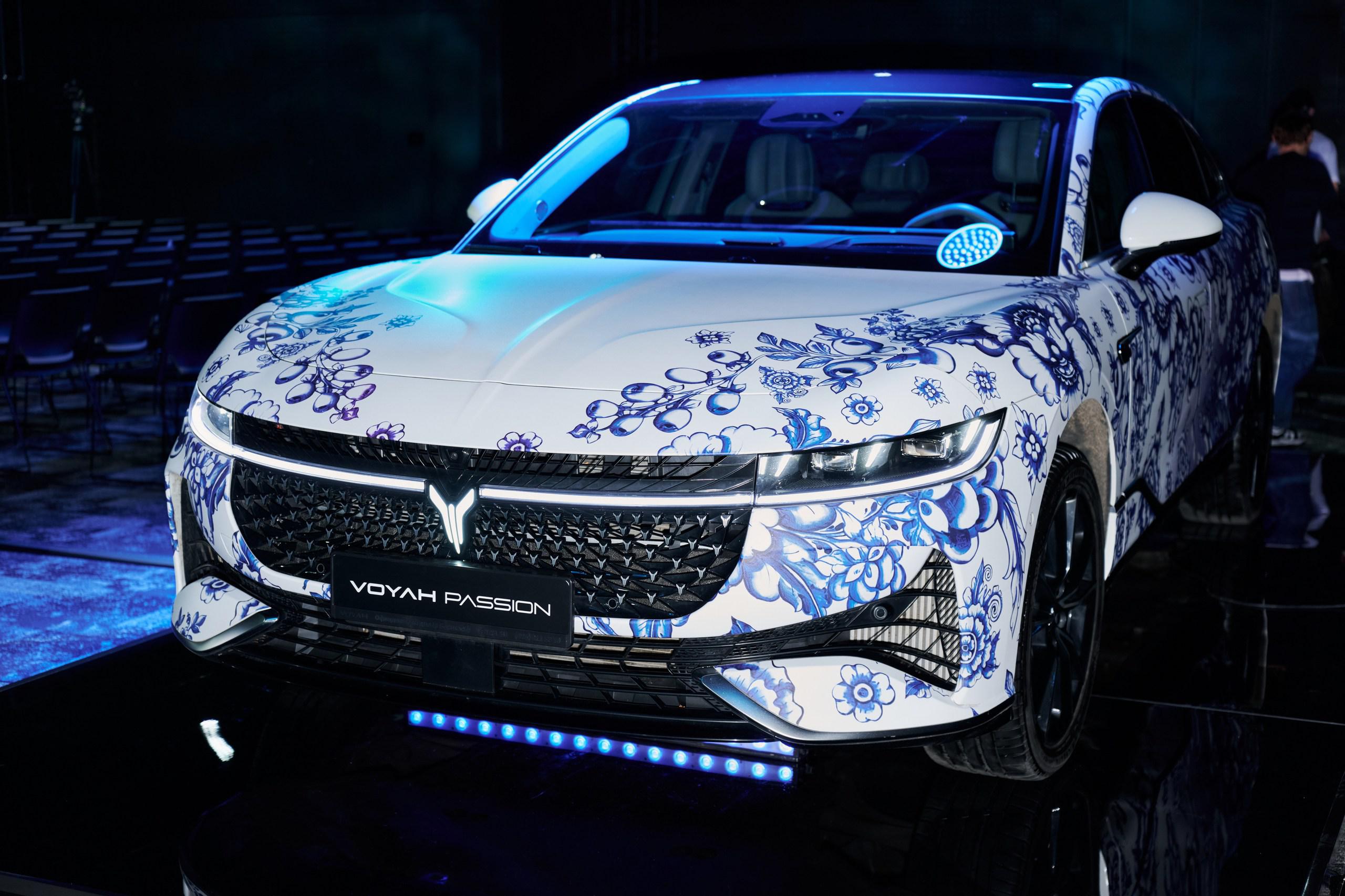 Гибридный представительский седан VOYAH PASSION в дизайне &laquo;Фэнтази&raquo;
