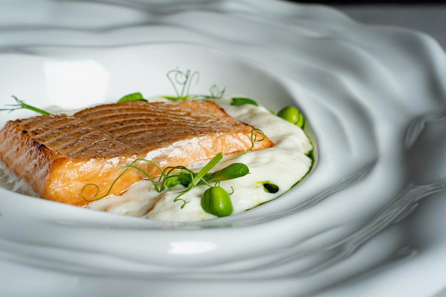 Форель с ризотто и зеленым горошком в ресторане «Бумеранг»