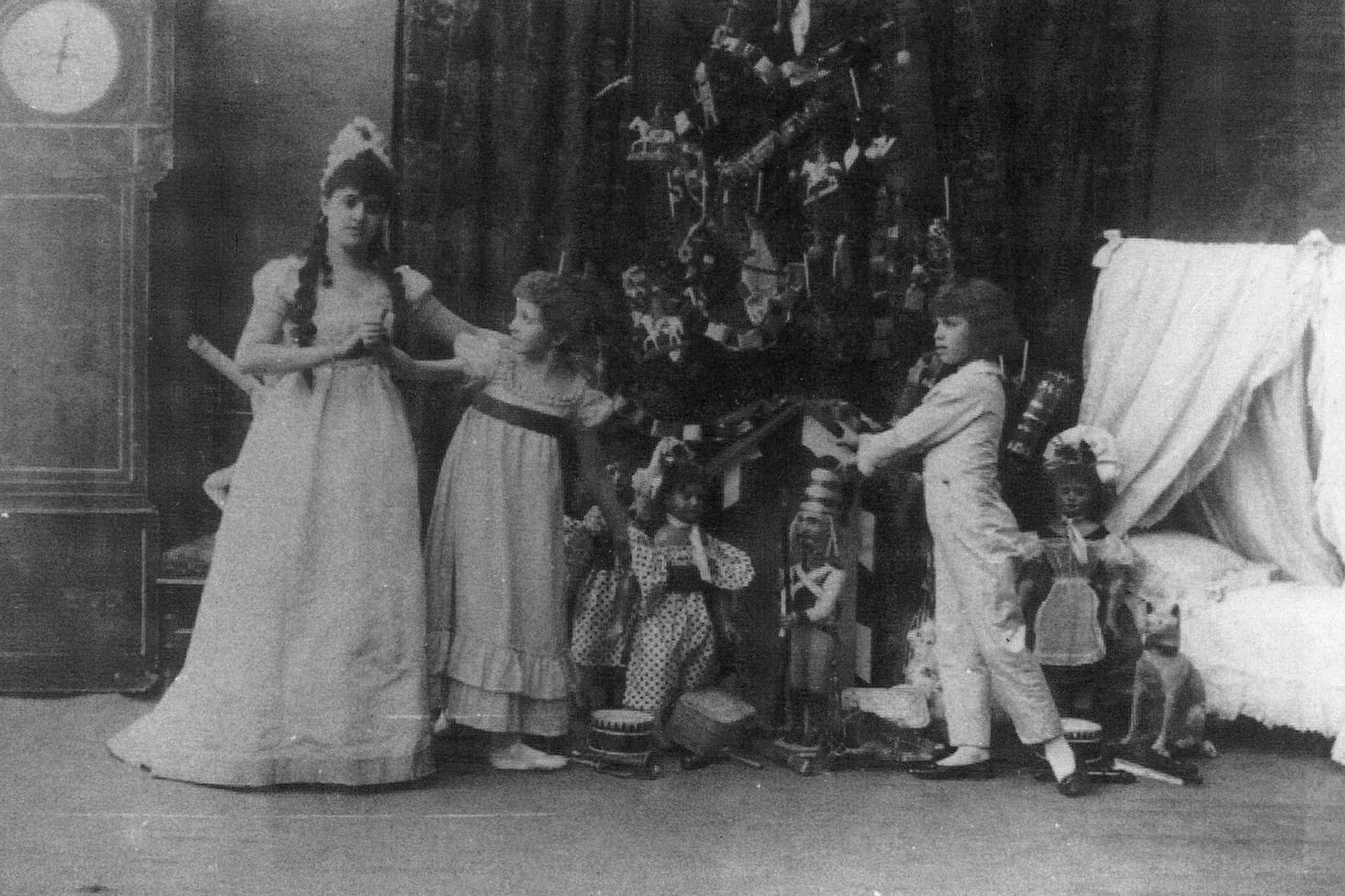 Фрагмент спектакля &laquo;Щелкунчик&raquo; в постановке Императорского Мариинского театра, 1892