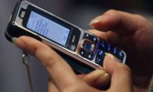 Девять десятых американцев считают опасным писать SMS за рулем