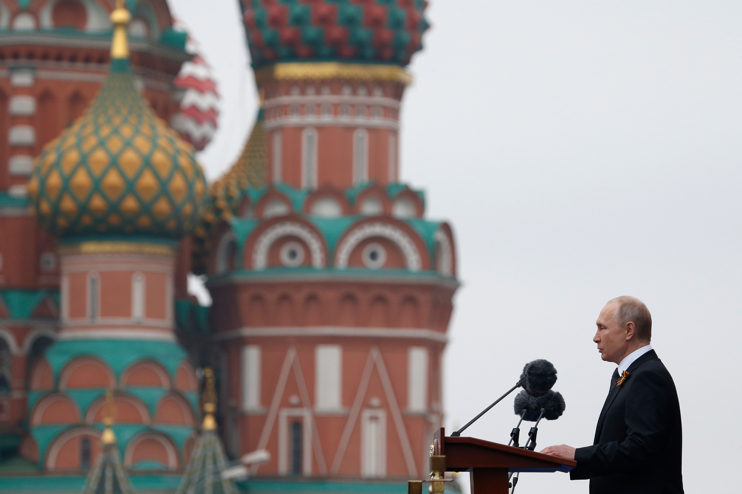 Президент Владимир Путин выступает с речью, посвященной 74-й годовщине победы в Великой Отечественной войне
