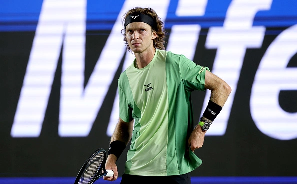 Matthew Stockman / Getty Images