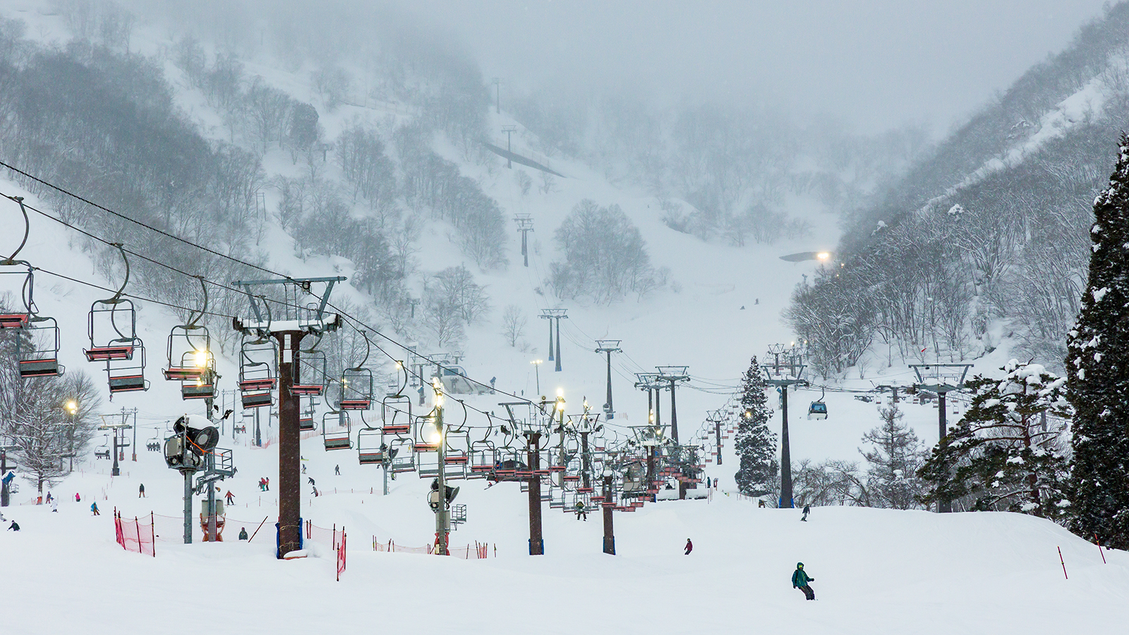 Горнолыжный склон в городе Отару на острове Хоккайдо