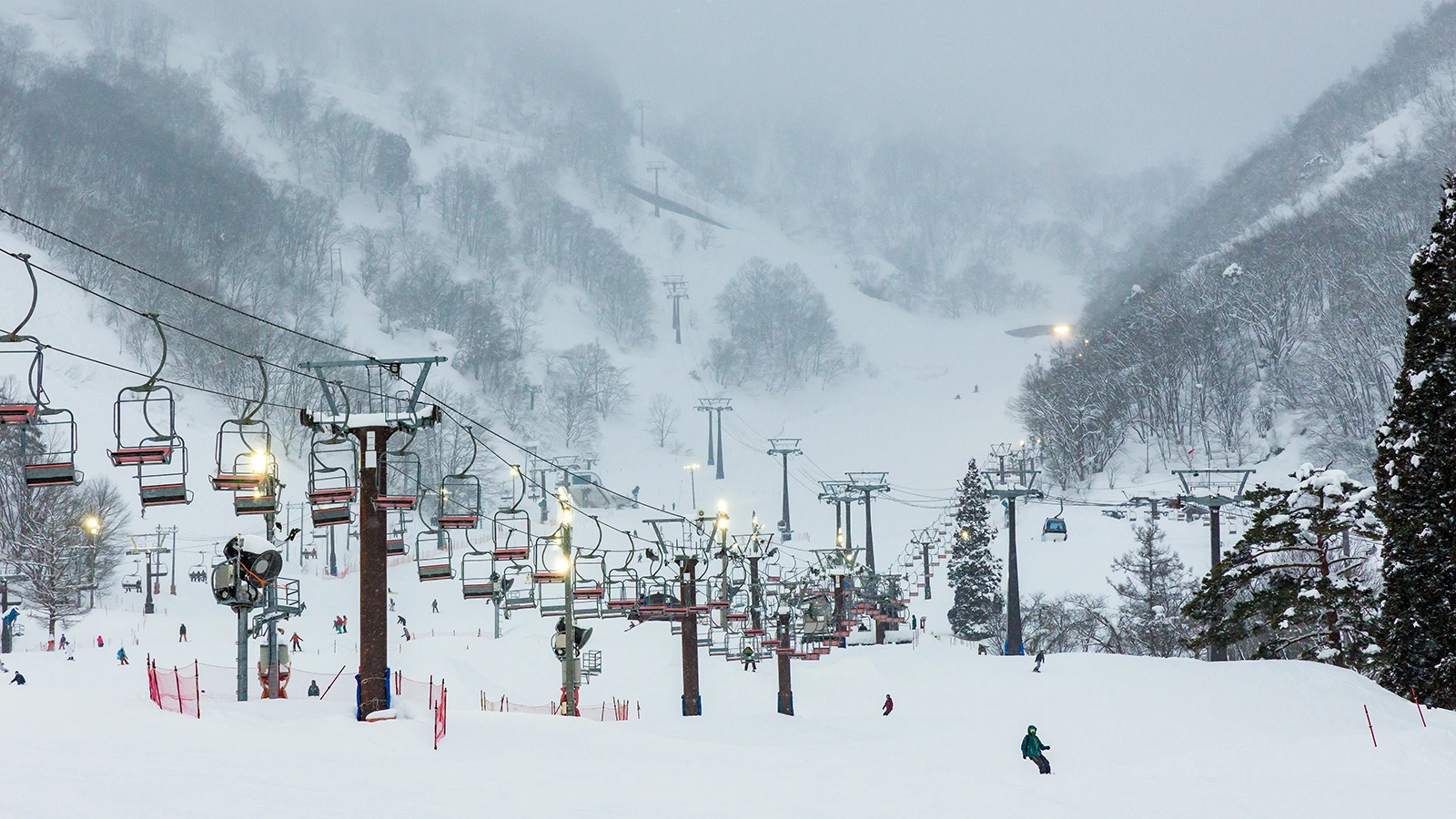 Горнолыжный склон в городе Отару на острове Хоккайдо