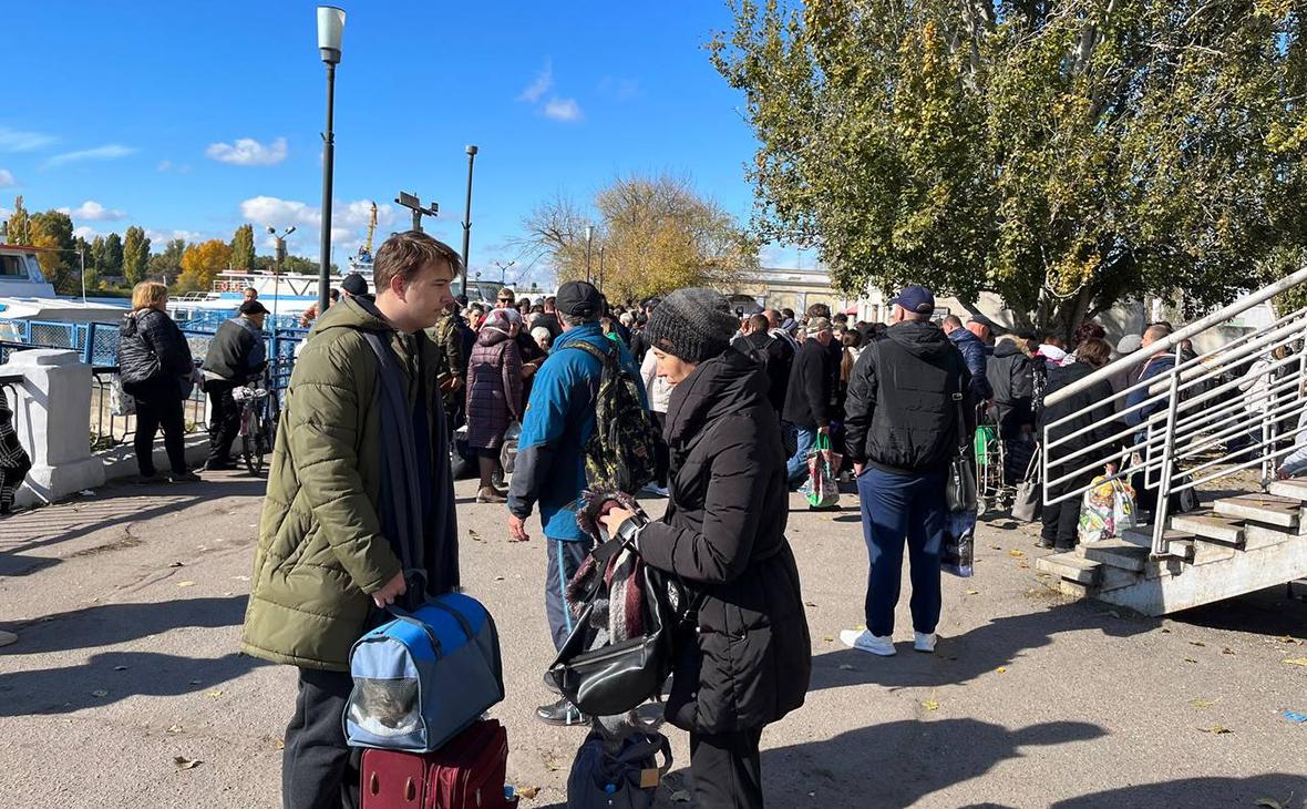 Организованное перемещение жителей на другой берег Днепра в Херсоне