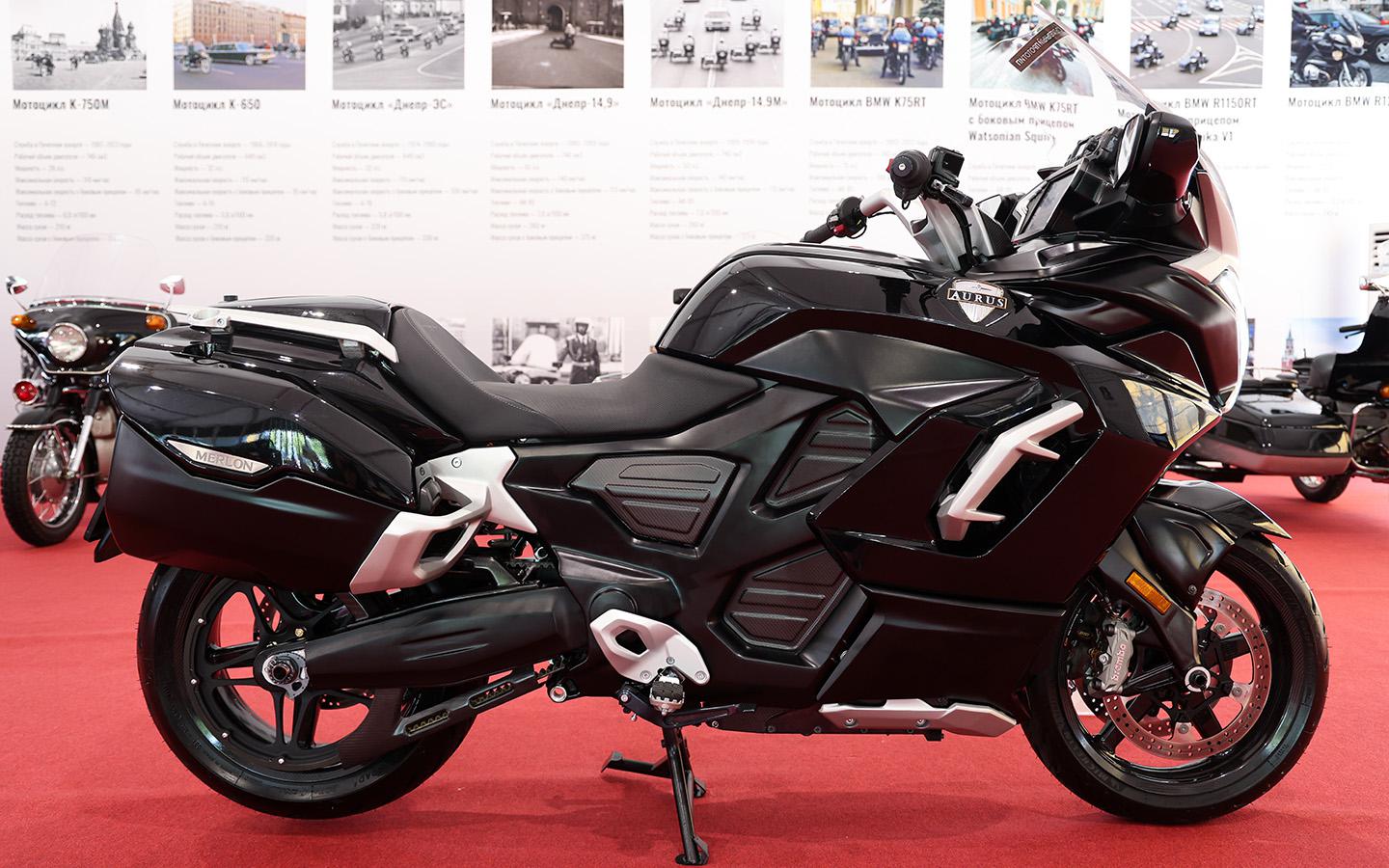 Названы сроки начала продаж мотоциклов Aurus с инаугурации Путина