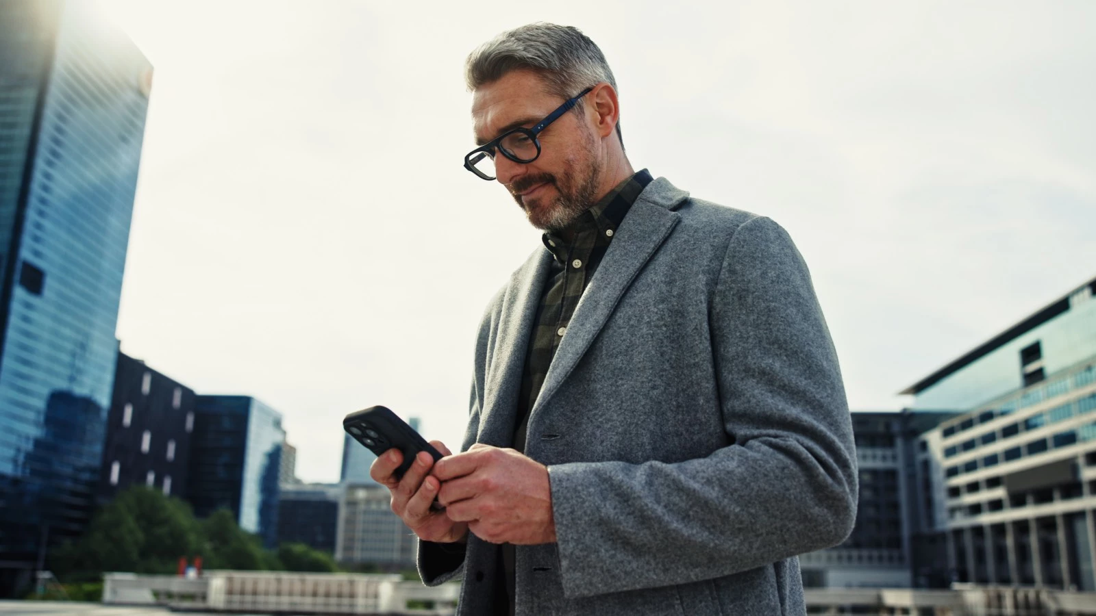 Если работодатели нуждаются в специалистах, которых мало на рынке, они будут готовы платить больше ради привлечения сотрудников