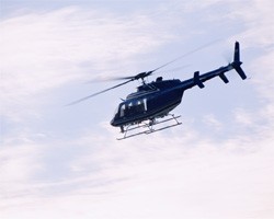 В Карелии вертолет совершил жесткую посадку на озеро