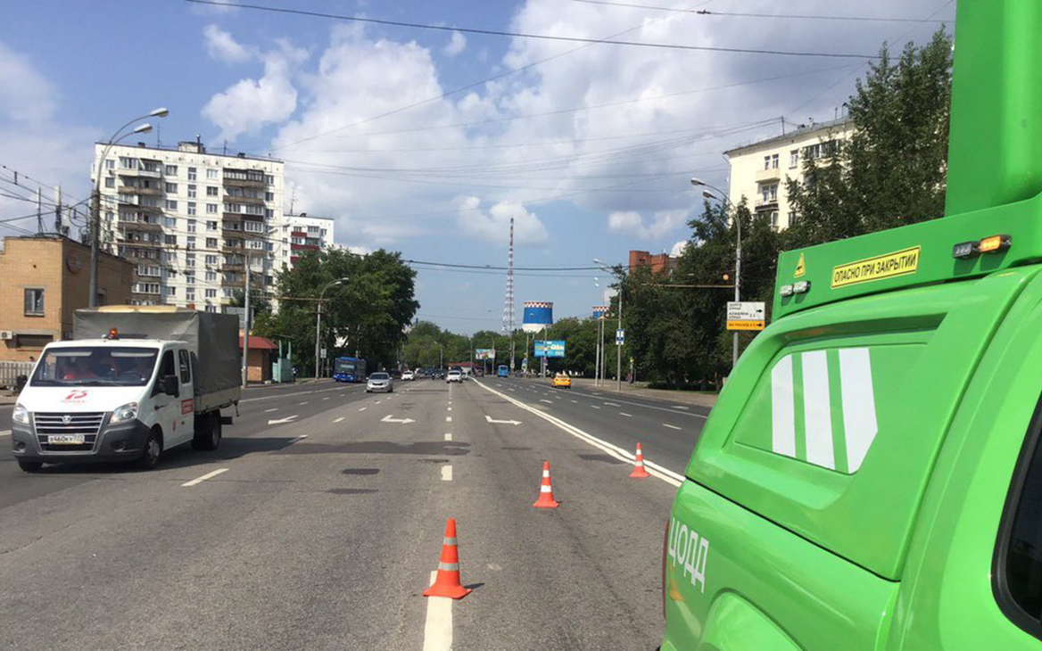 На проезжей части Хорошевского шоссе в Москве провалился грунт
