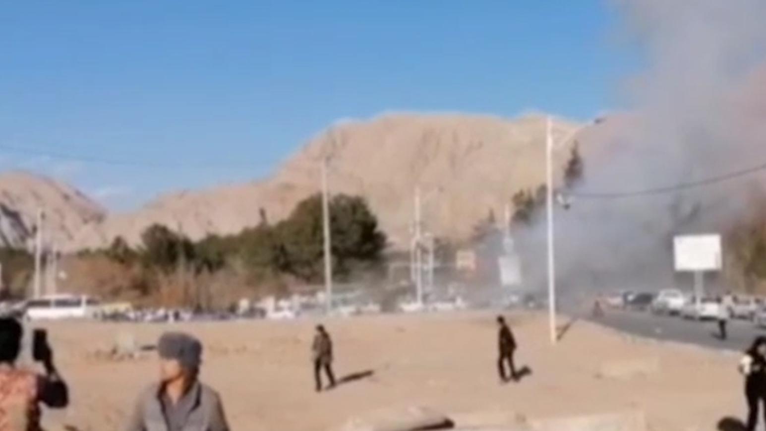 Первые кадры с места взрыва у могилы Сулеймани в Иране. Видео