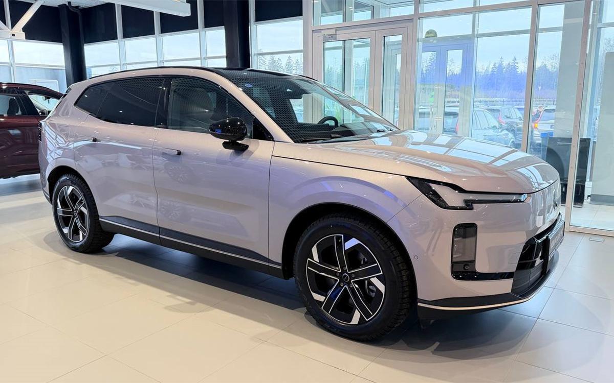 Названа дата премьеры в России нового Volvo XC70. У него мотор Geely