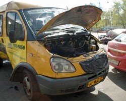 В Петербурге маршрутка столкнулась с автомобилем: пострадали 10 человек