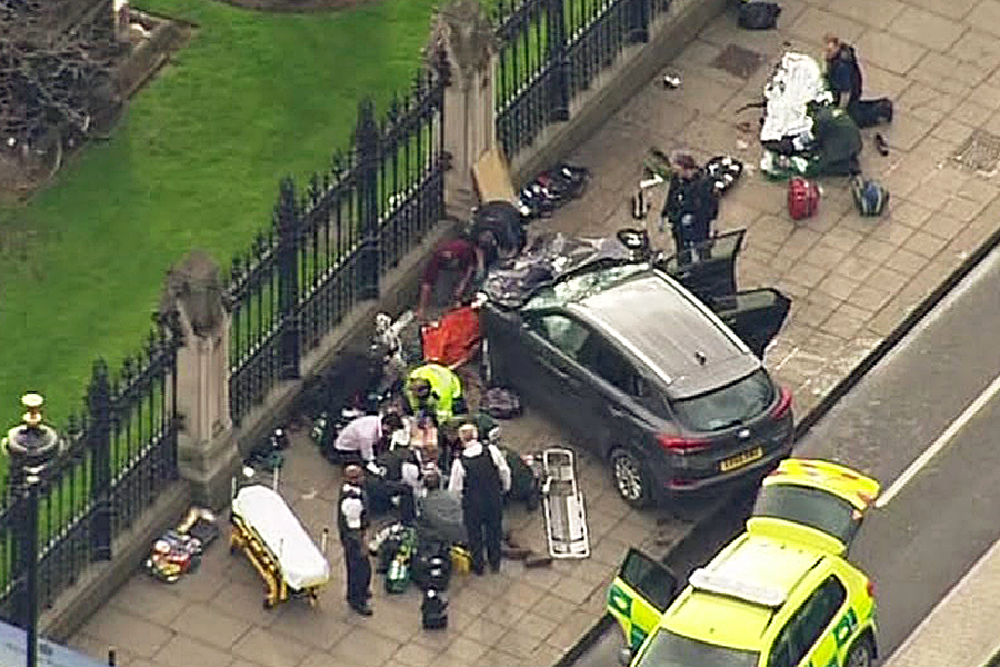 Врезавшийся в&nbsp;людей автомобиль ​недалеко от&nbsp;британского парламента
