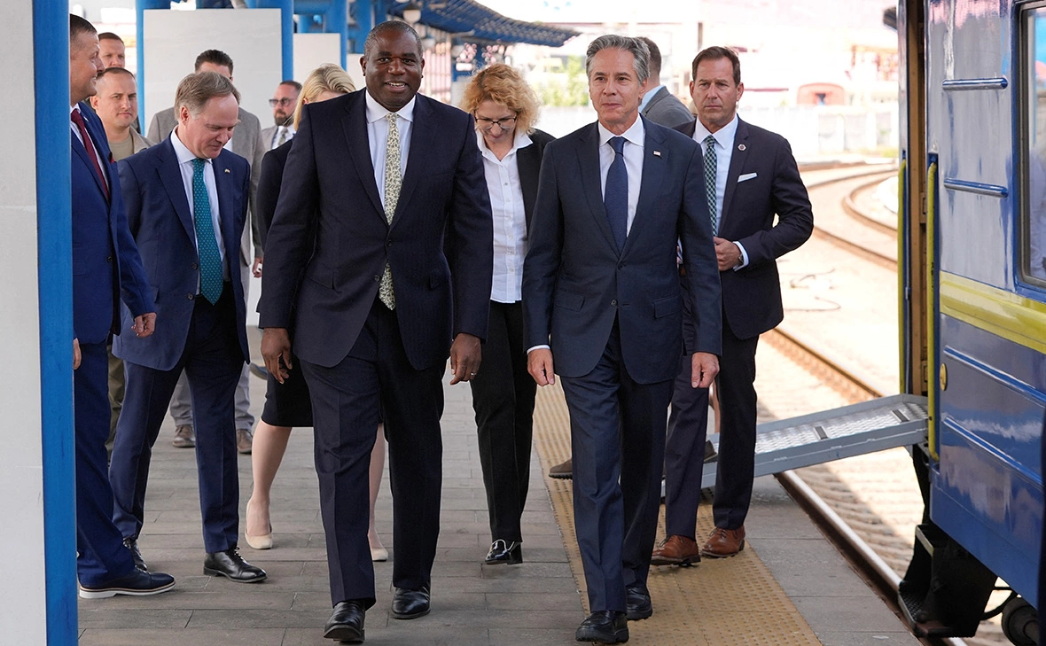 Mark Schiefelbein / Reuters