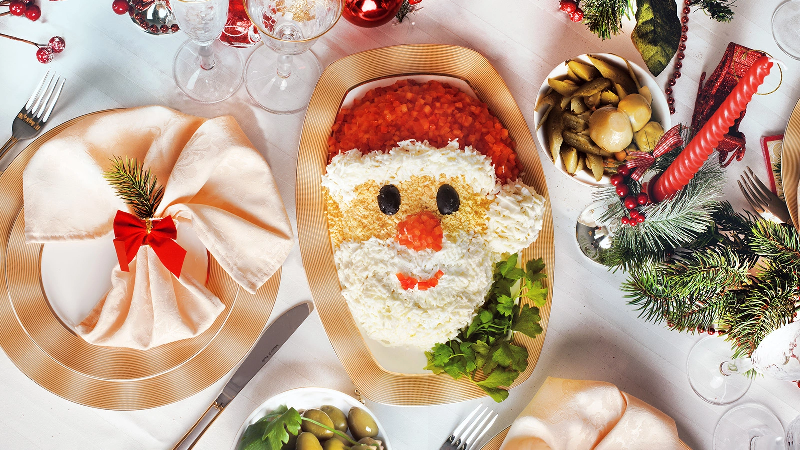 Тематический салат «Дед Мороз» для новогоднего застолья