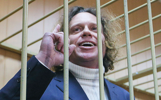 Бизнесмен Сергей Полонский во время рассмотрения ходатайства следствия о продлении срока ареста в Тверском суде, 29 декабря 2015 года


