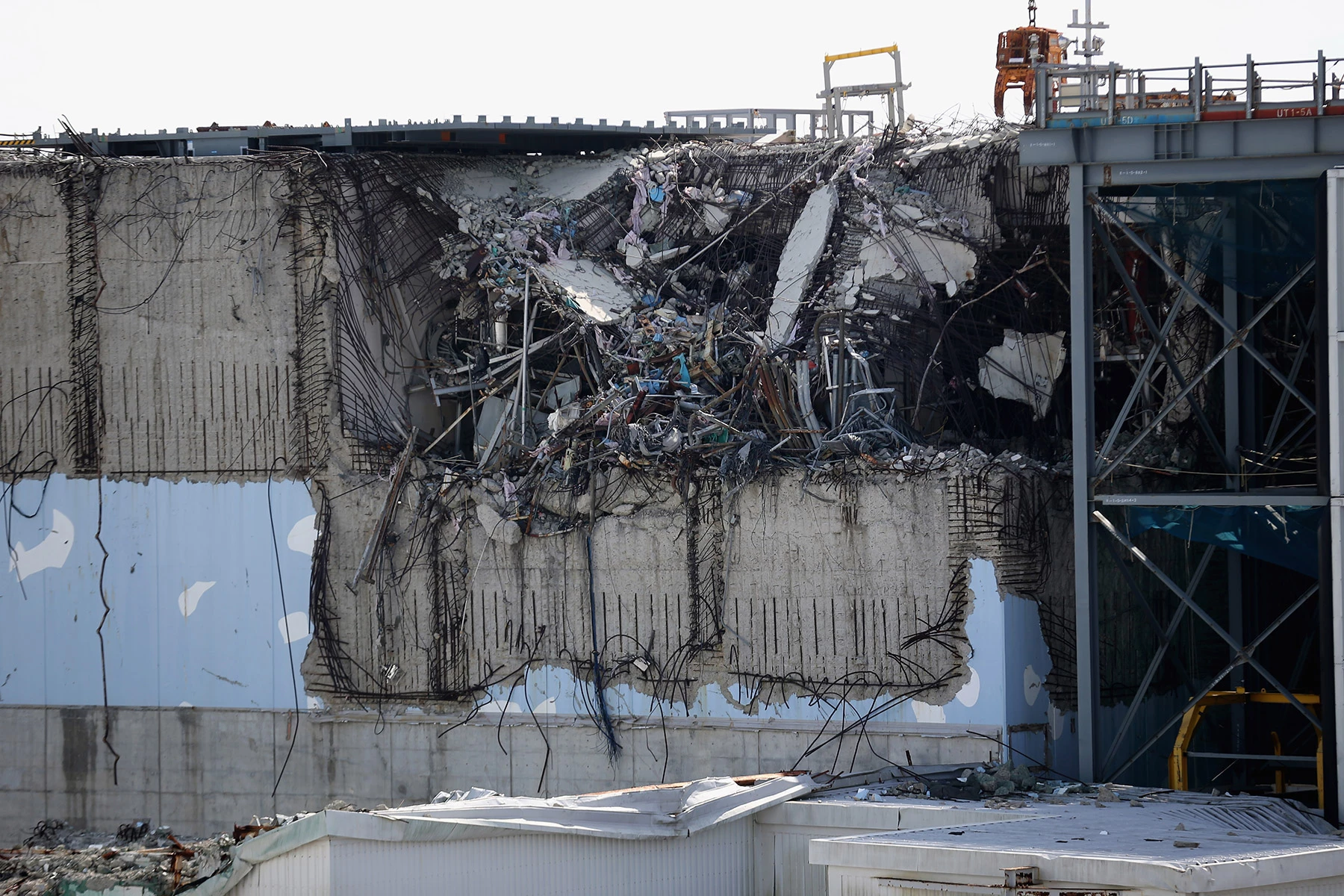 <p>На фото: здание реактора № 3 АЭС «Фукусима-1»</p>