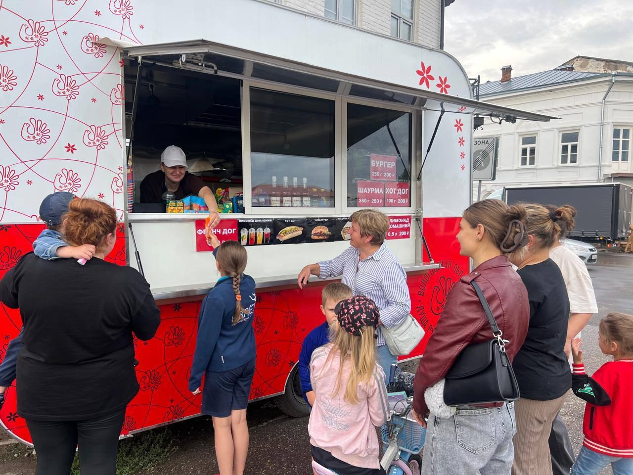 2,6 млн рублей потратит бюджет области на покупку новых фудтраков