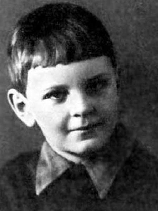 Юрий Яковлев в детстве