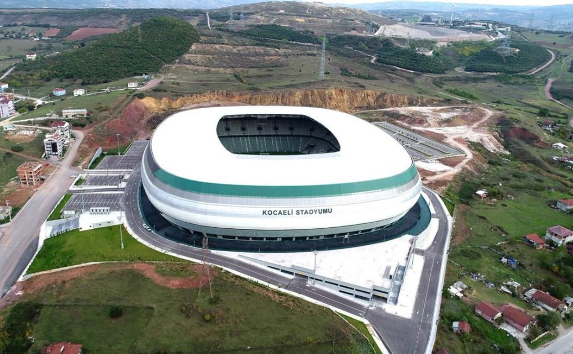 Kocaeli Stadyumu (Измит, Турция). Вместимость 34 712 зрителей, сроки строительства &mdash; 256 сентября 2014г. &mdash; 2018г.; стоимость строительства &mdash; $24,5 млн.