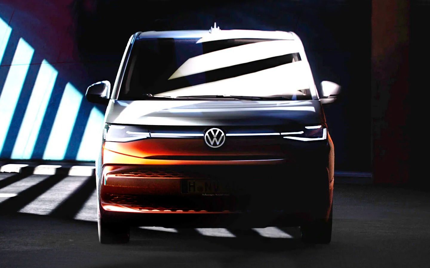 Volkswagen показал внешность и интерьер нового Multivan