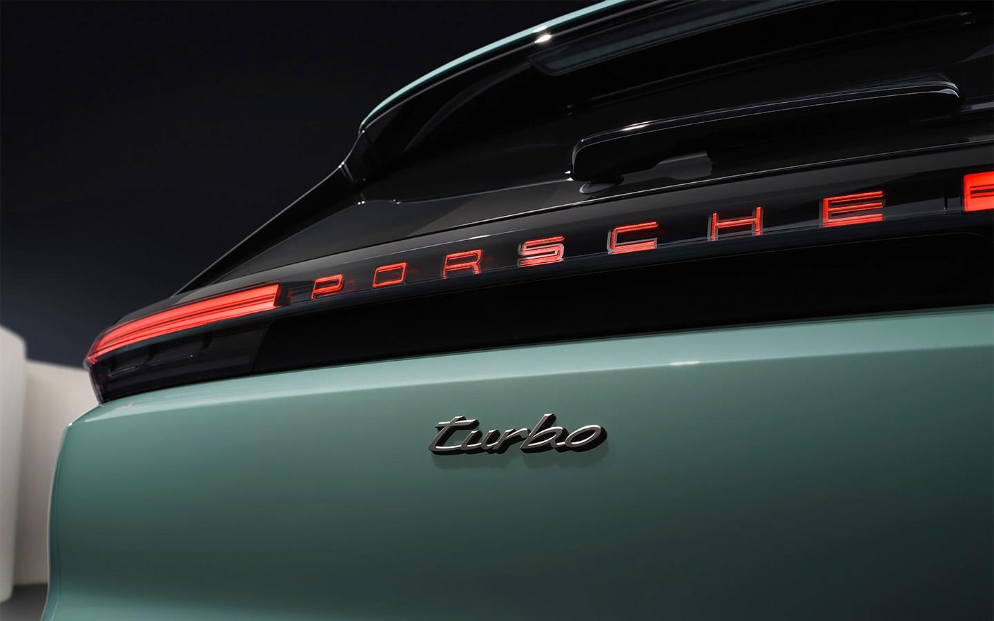 Прощай, электричество. Каким будет новый флагман Porsche