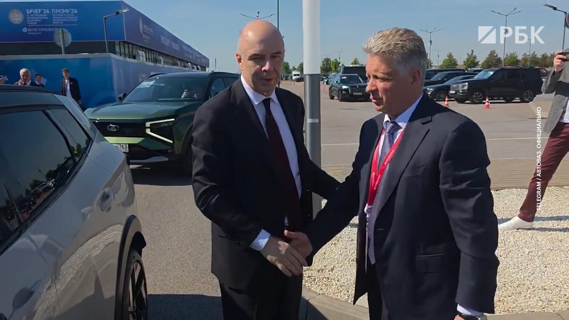 Силуанов протестировал новый кроссовер Lada Azimut