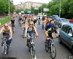 В Москве ОМОН задержал участников велопробега