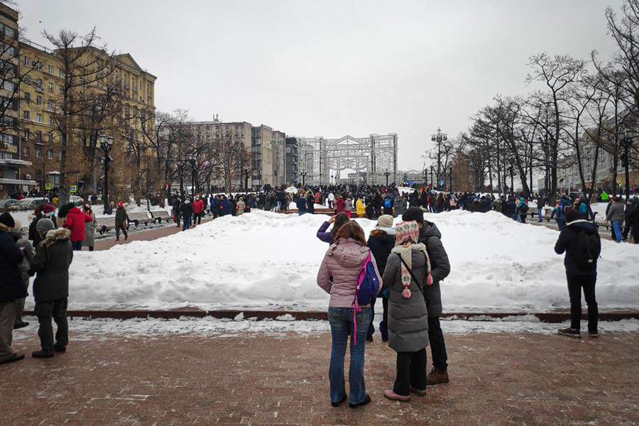 В Новопушкинском сквере также собирались протестующие