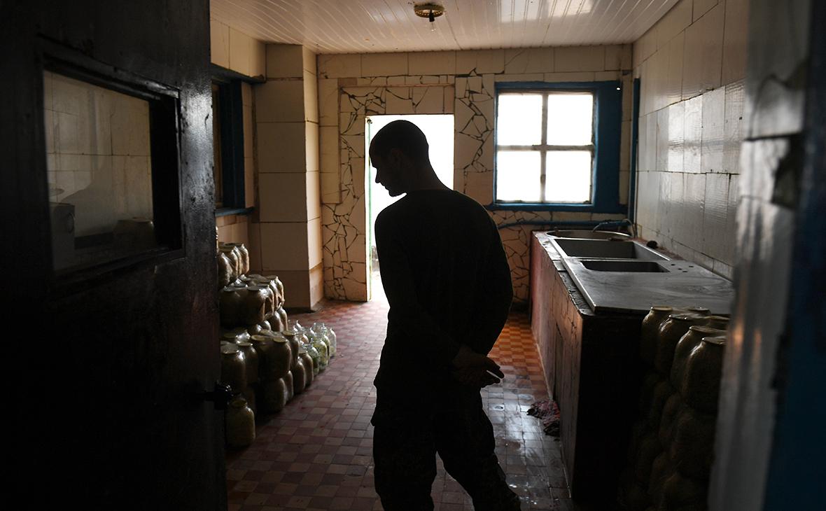 Украинский военнопленный на кухне исправительного учреждения