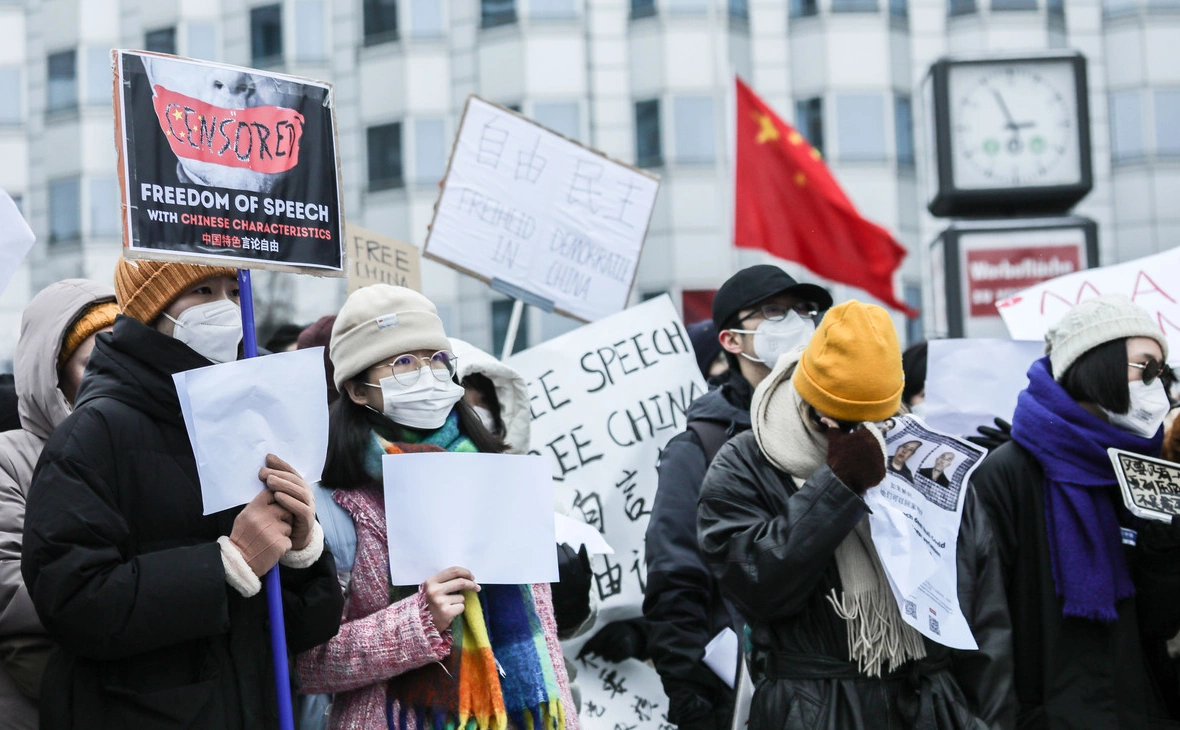 Omer Messinger / Getty Images