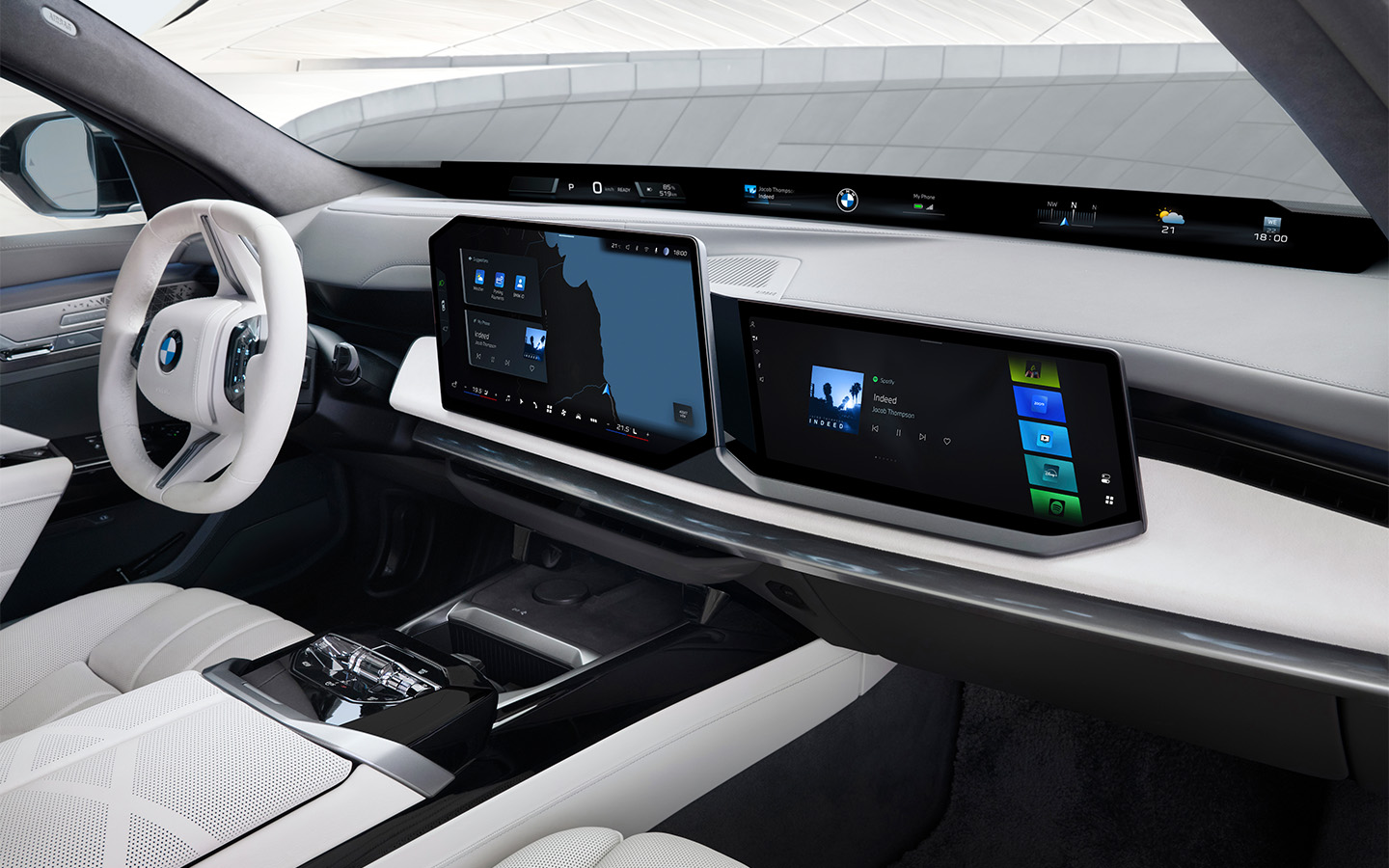 После рестайлинга у BMW 7-Series появился отдельный экран для переднего пассажира