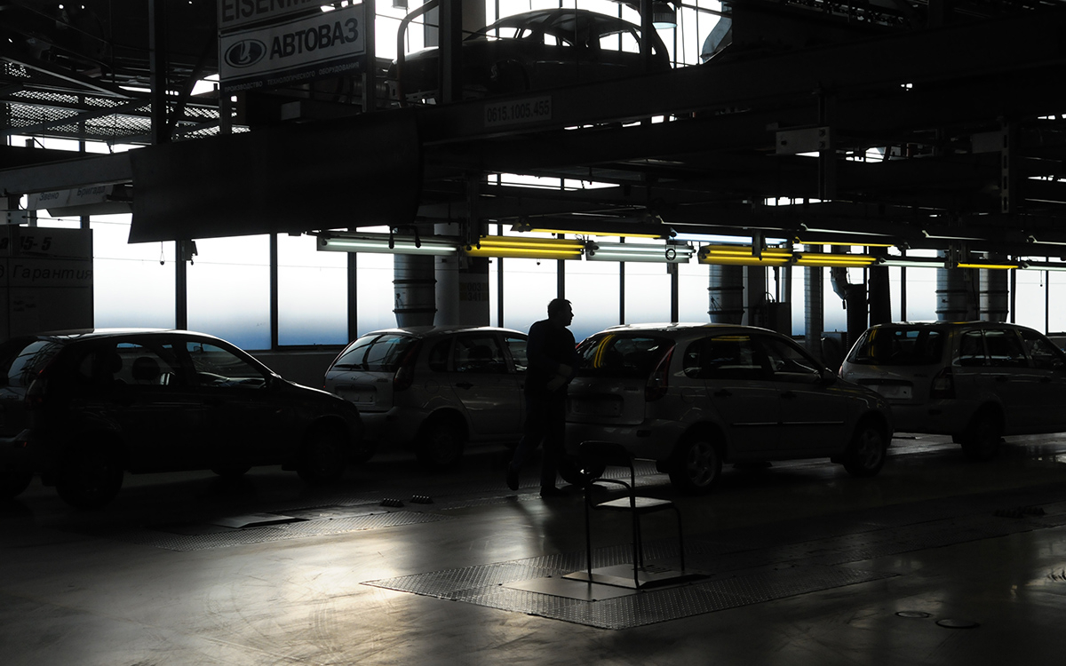 АвтоВАЗ отправит сотрудников в отпуск на 20 дней из-за кризиса поставок