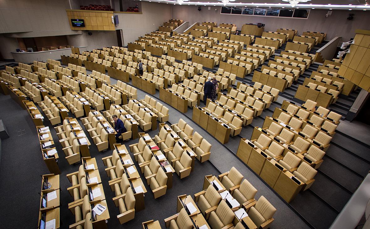 Комитет Думы отклонил 19 поправок правительства к закону о биометрии"/>













