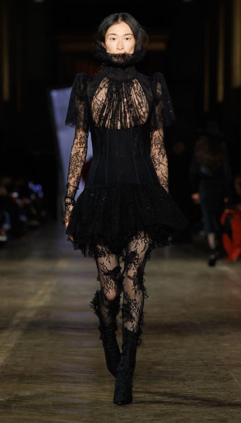 McQueen осень-зима 2025-2026