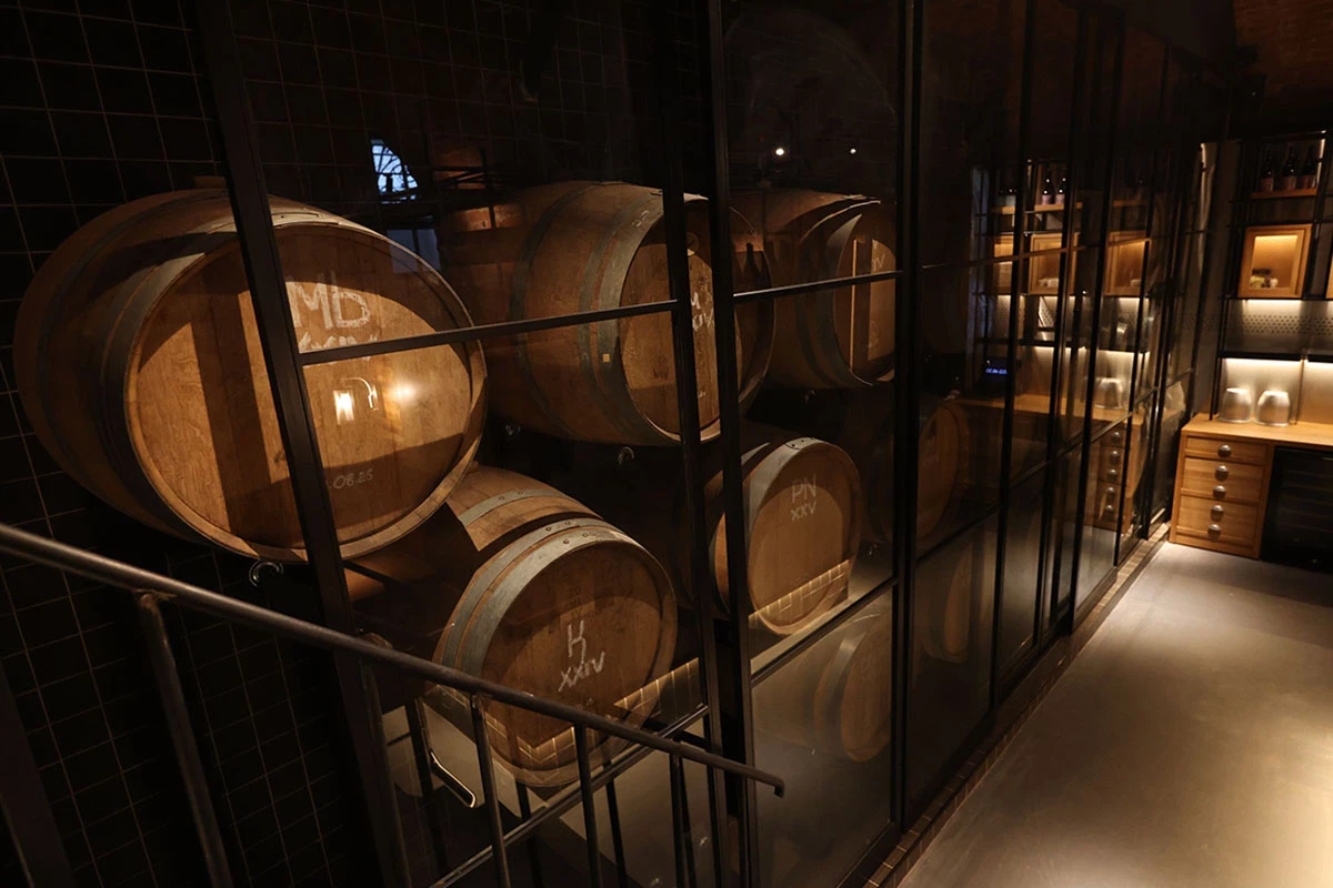 Какой будет первая городская винодельня Москвы. Репортаж «РБК Вино»