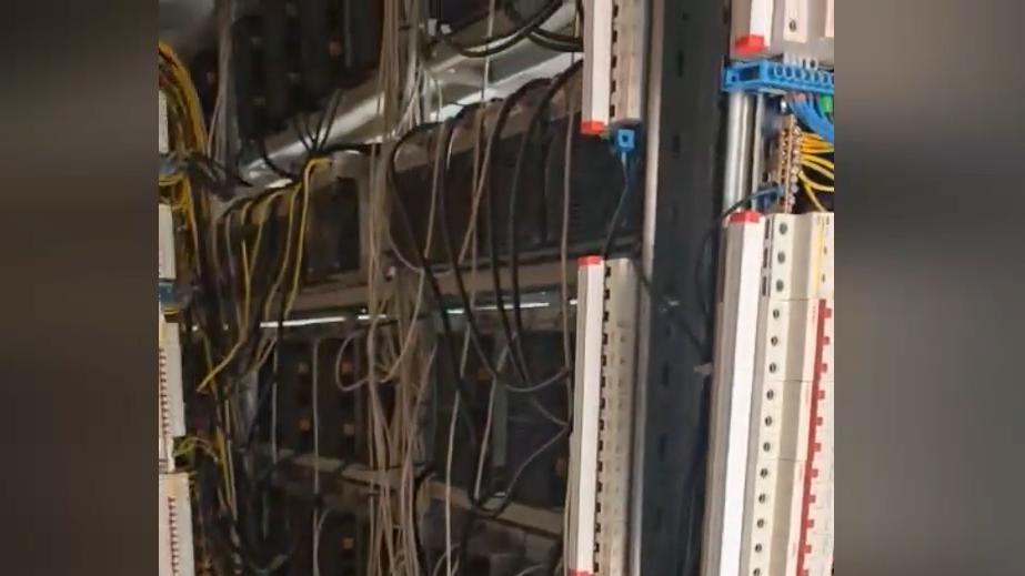 В Ленобласти полиция закрыла майнинг-ферму из-за кражи света на ₽1 млрд