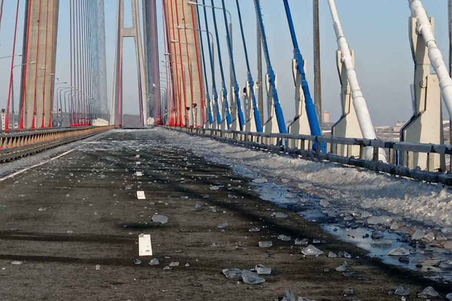 Из-за обледенения вант закрыт мост Русский.&nbsp;Ожидается, что движение по нему&nbsp;возобновится к 25 ноября