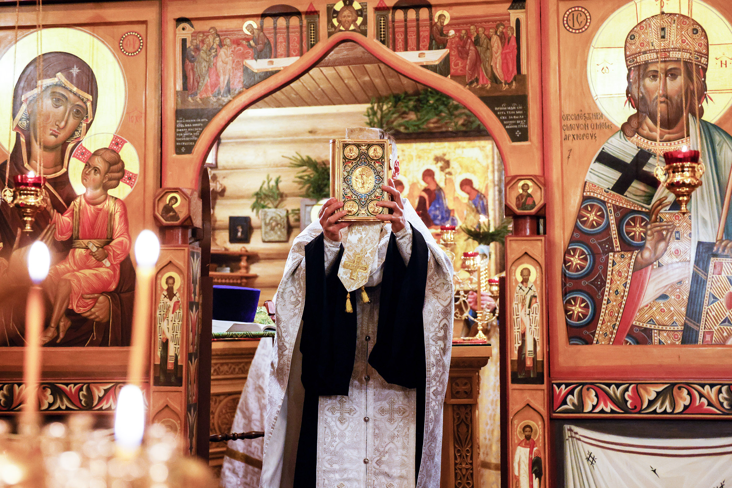 Храме Преподобного Серафима Вырицкого в Долгопрудном