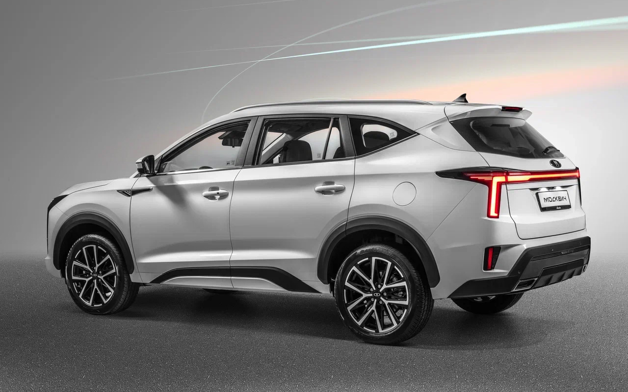 &laquo;Москвич 8&raquo; дает выбор из трех похвально насыщенных комплектаций. Диапазон цен 2025 года: 3 125 000&ndash;3 515 000 руб.