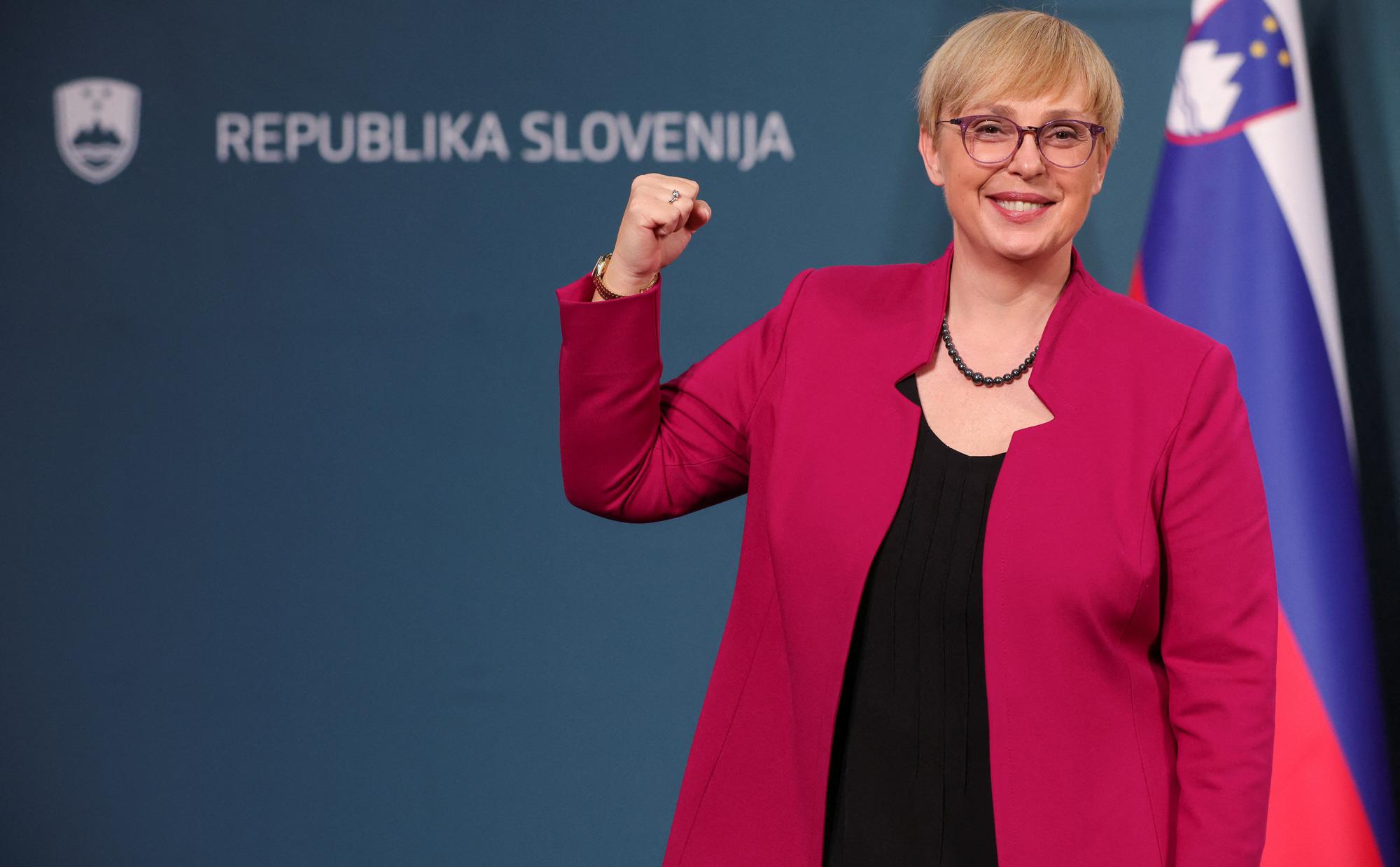 Первым президентом-женщиной Словении стала экс-адвокат Мелании Трамп"/>













