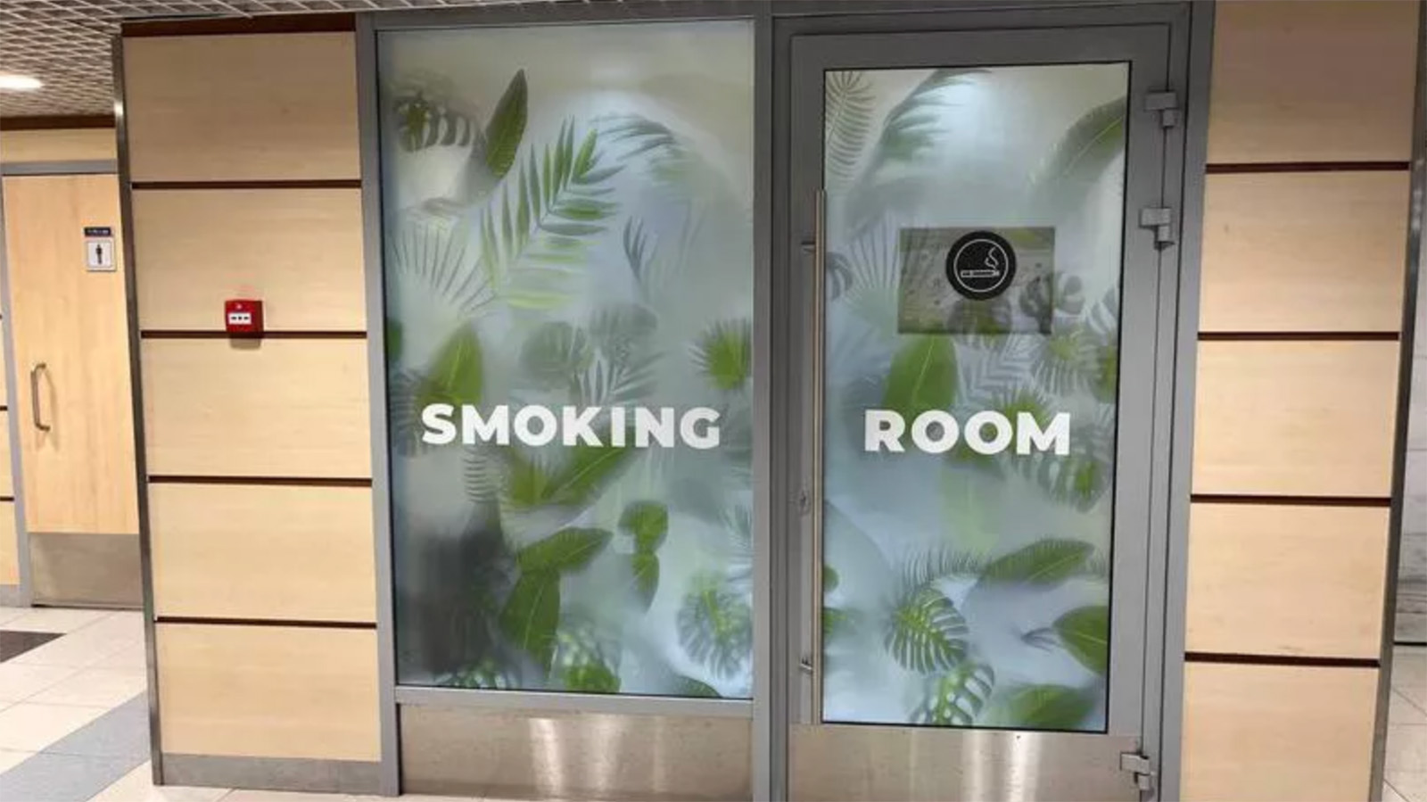 В Домодедово появились три курительные комнаты