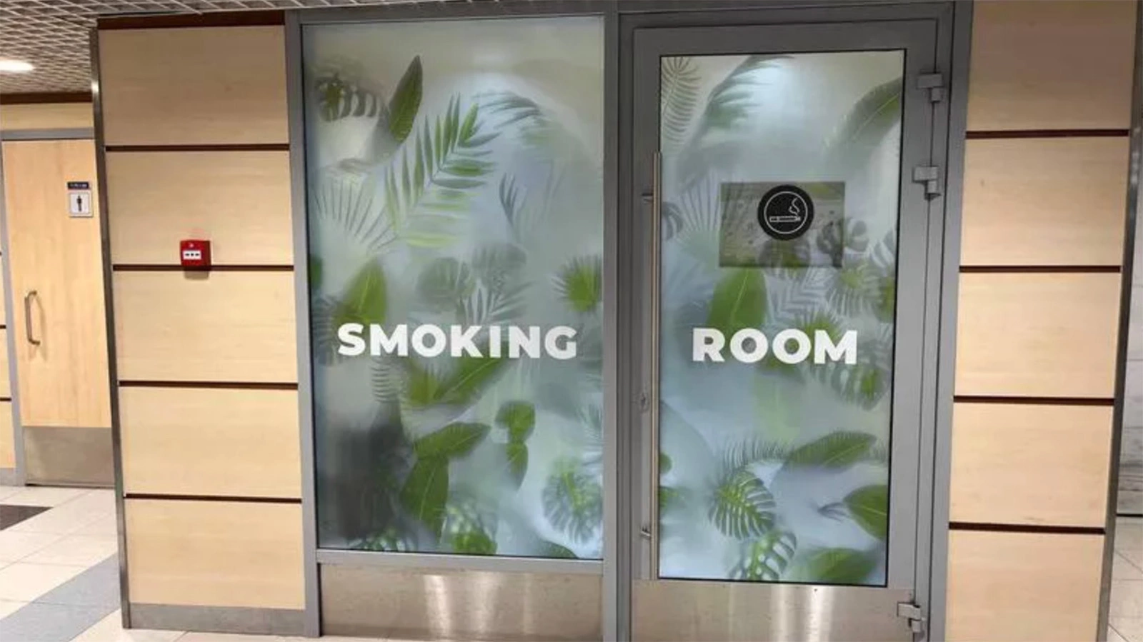 В Домодедово появились три курительные комнаты