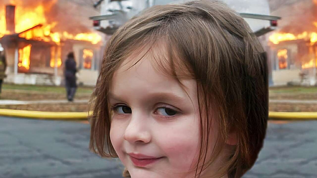 Зои всегда хорошо относилась к мемам со своим участием, она ценит креативность