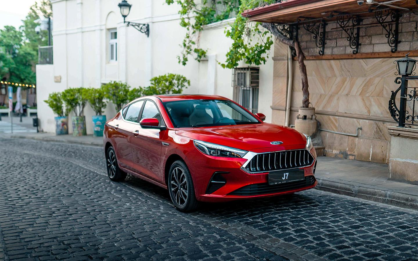 В JAC ответили на вопрос о будущем лифтбека J7 в России