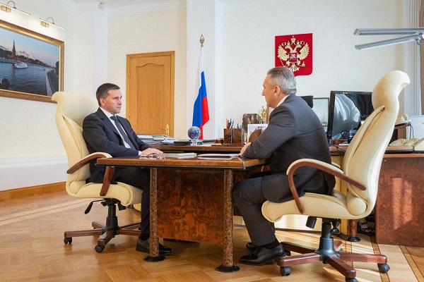 Глава Минприроды РФ Дмитрий Кобылкин (слева) и губернатор Тюменской области Александр Моор
