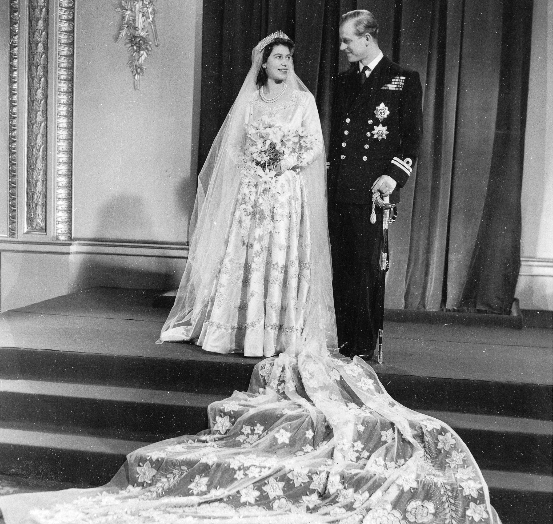 Свадебная фотография принца Филиппа и принцессы Елизаветы, 20 ноября 1947 года