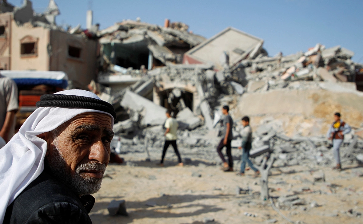 Hatem Khaled / Reuters