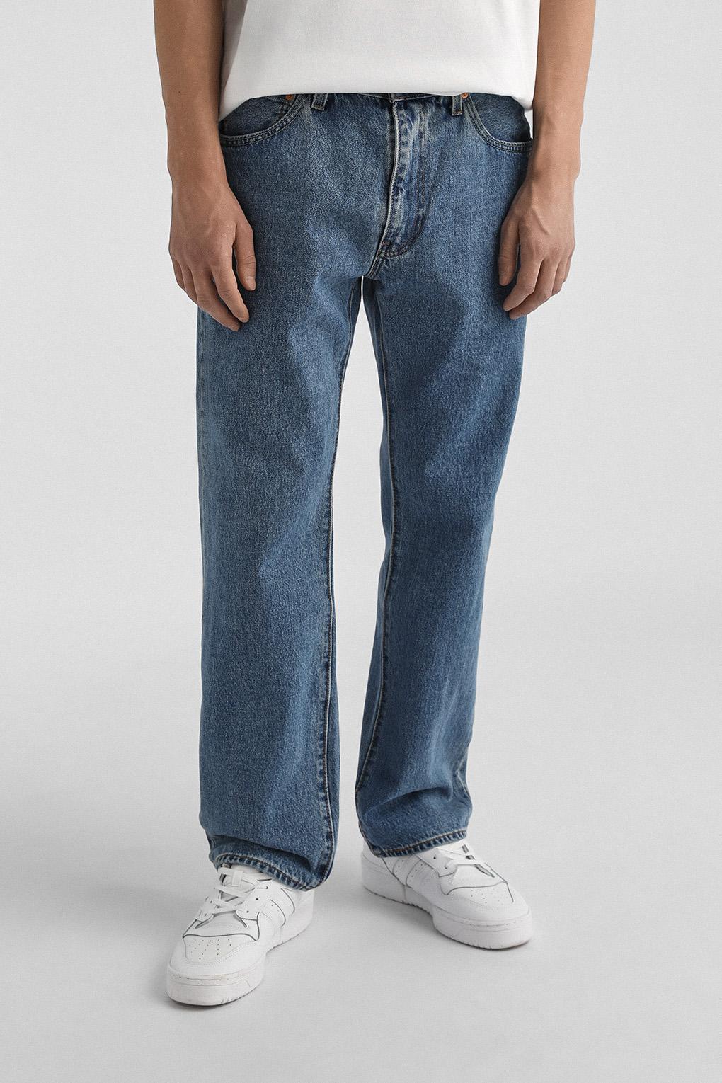 Джинсы прямого кроя Levi's, 15 990 руб.