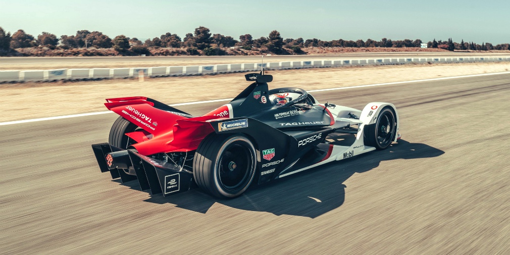Porsche показала гоночный электрокар для первого сезона в Formula E